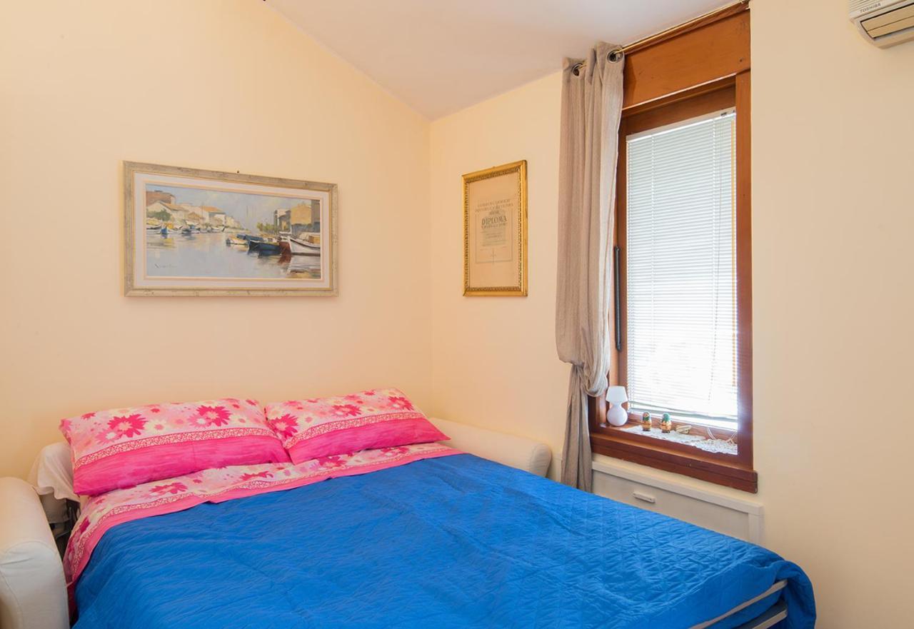 La Mansarda Delle Meraviglie B&B Superior Triest Exterior foto